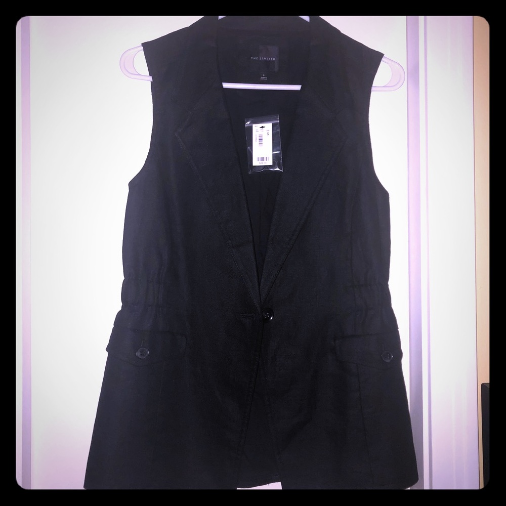 THE LIMITED Women’s Black Vest